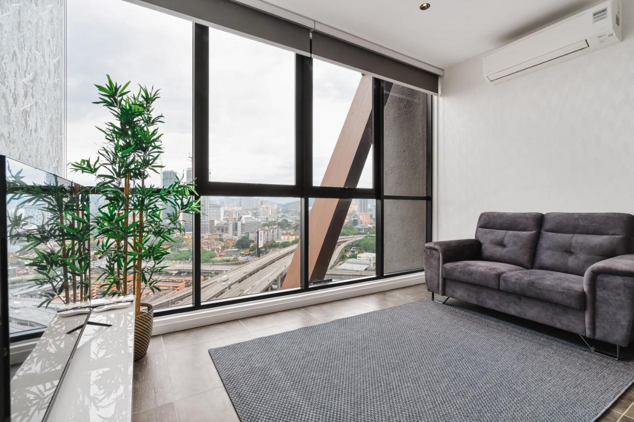 Scarletz Klcc Apartments By Soulasia Kuala Lumpur Eksteriør billede