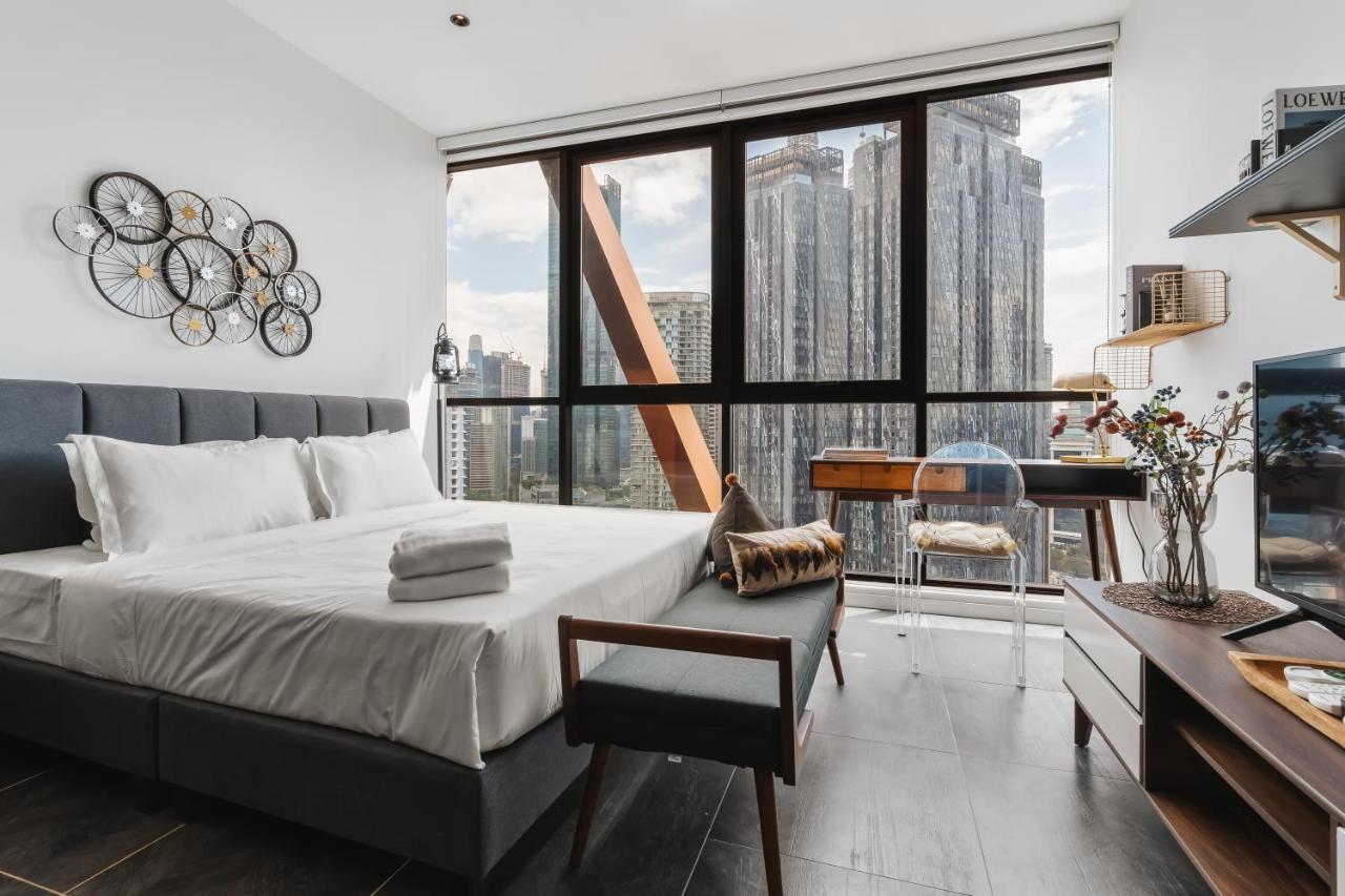 Scarletz Klcc Apartments By Soulasia Kuala Lumpur Eksteriør billede