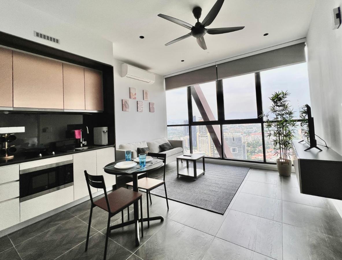 Scarletz Klcc Apartments By Soulasia Kuala Lumpur Eksteriør billede