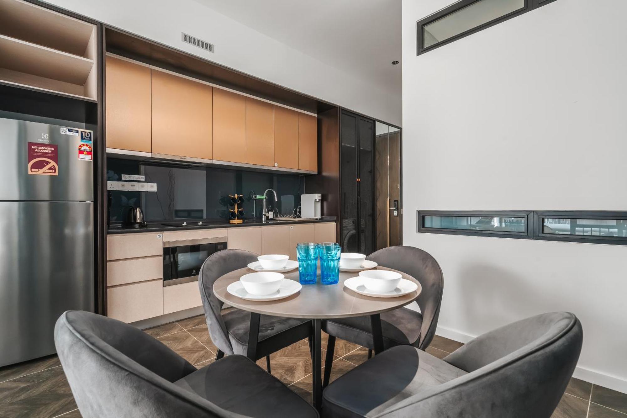 Scarletz Klcc Apartments By Soulasia Kuala Lumpur Eksteriør billede