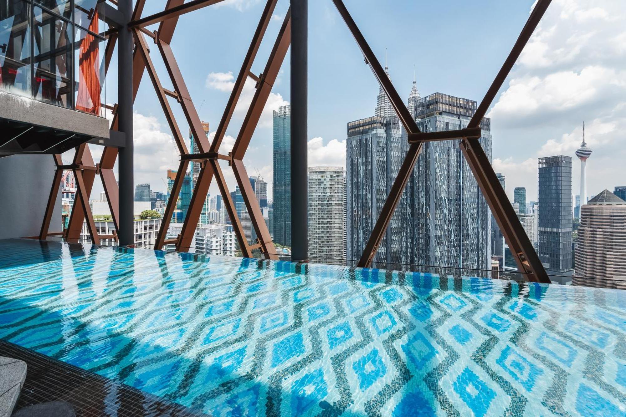 Scarletz Klcc Apartments By Soulasia Kuala Lumpur Eksteriør billede